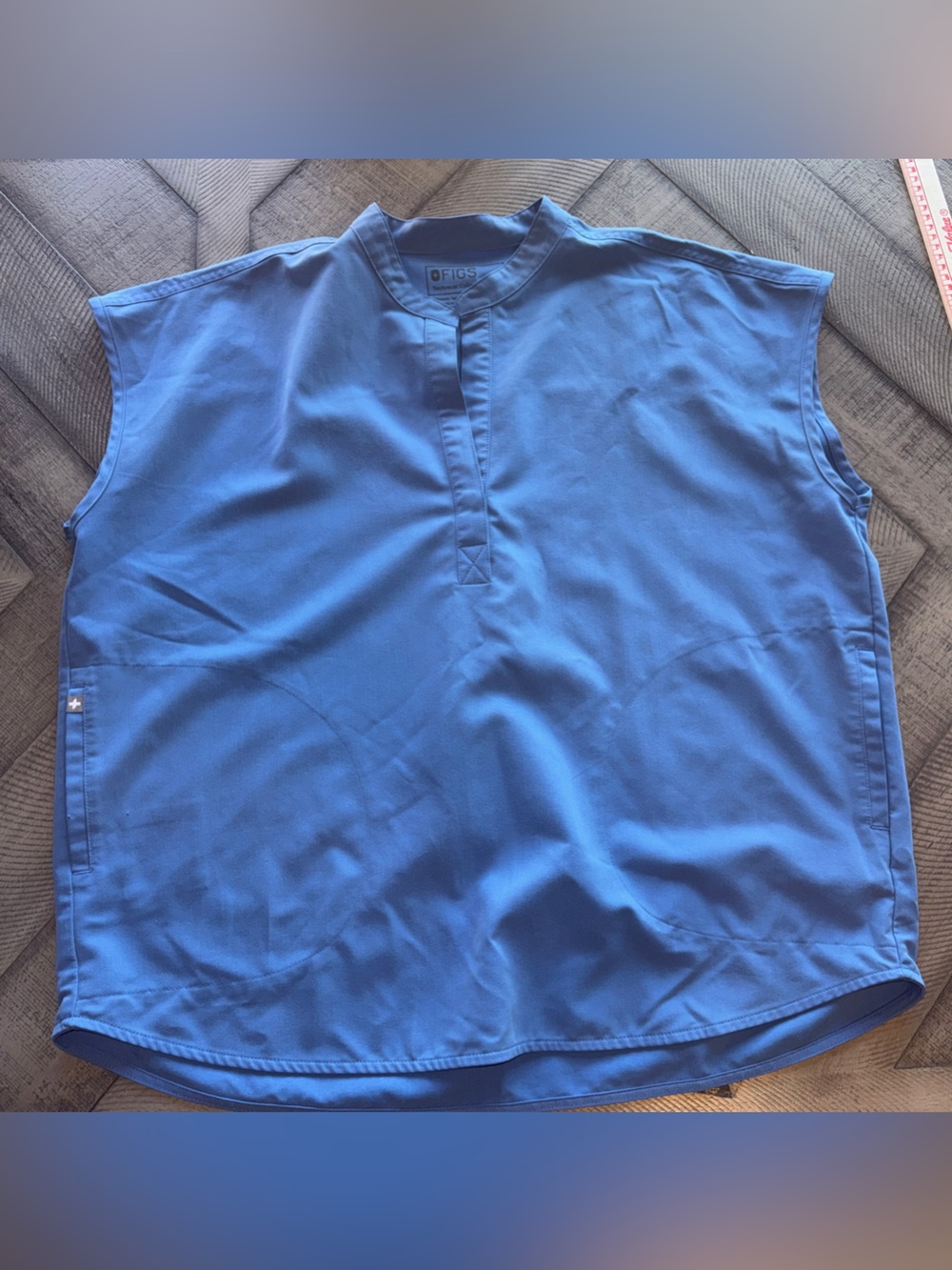 FIGS Rafaela Scrub Top Women L Light Blue Oversized Sleeveless Nurse Medical